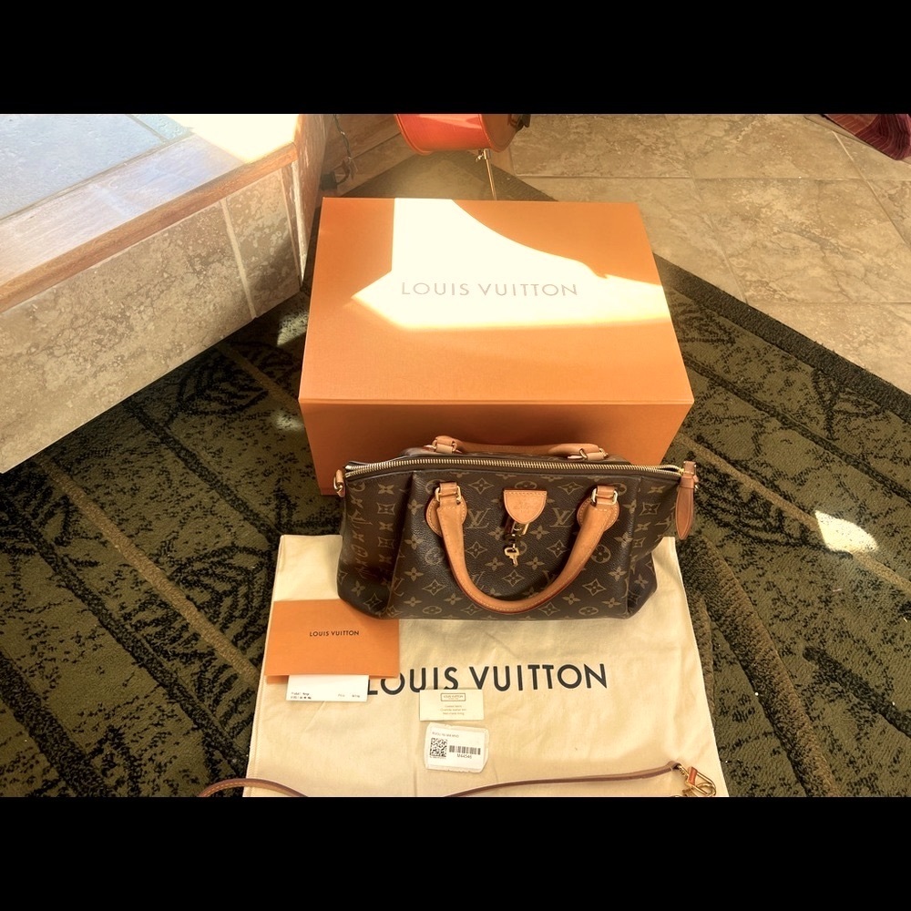 LOUIS VUITTON Monogram RIVOLI MM - Picture 5 of 14
